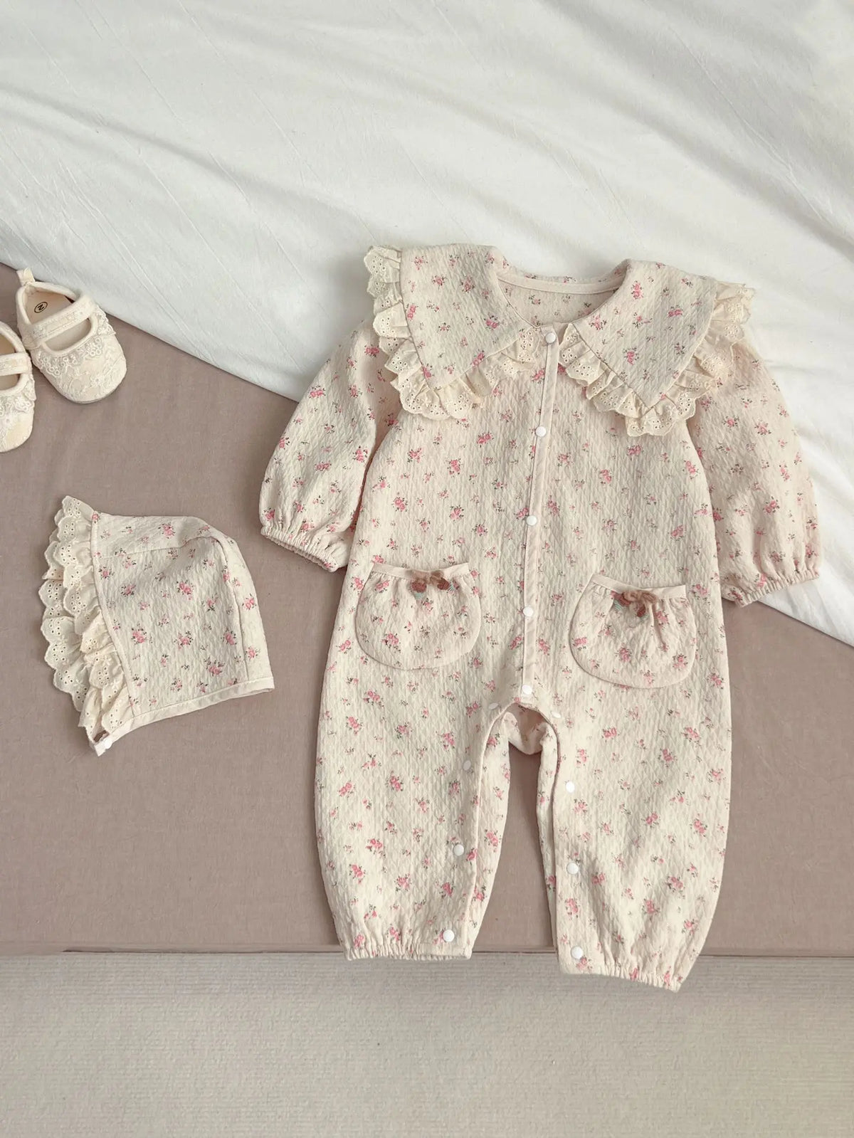 Floral Lace Hooded Romper for Baby Girls – Korean Style Cotton Onesie (1–3 Years)