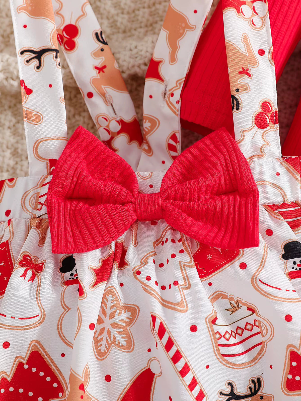 Christmas Baby Girl Outfit Set – Long Sleeve Romper, Suspender Jumpsuit, Bow Socks & Headband (0–12 Months)
