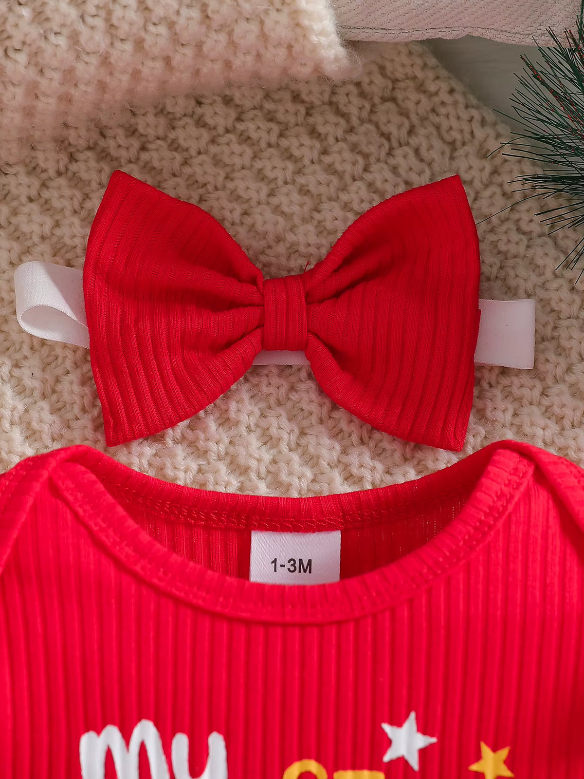 Christmas Baby Girl Outfit Set – Long Sleeve Romper, Suspender Jumpsuit, Bow Socks & Headband (0–12 Months)