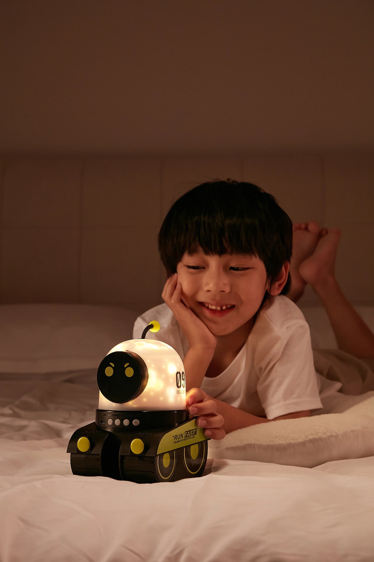 Car-Shaped Night Light USB Rechargeable Table Lamp with 3 Colour Modes for Bedroom or Desk